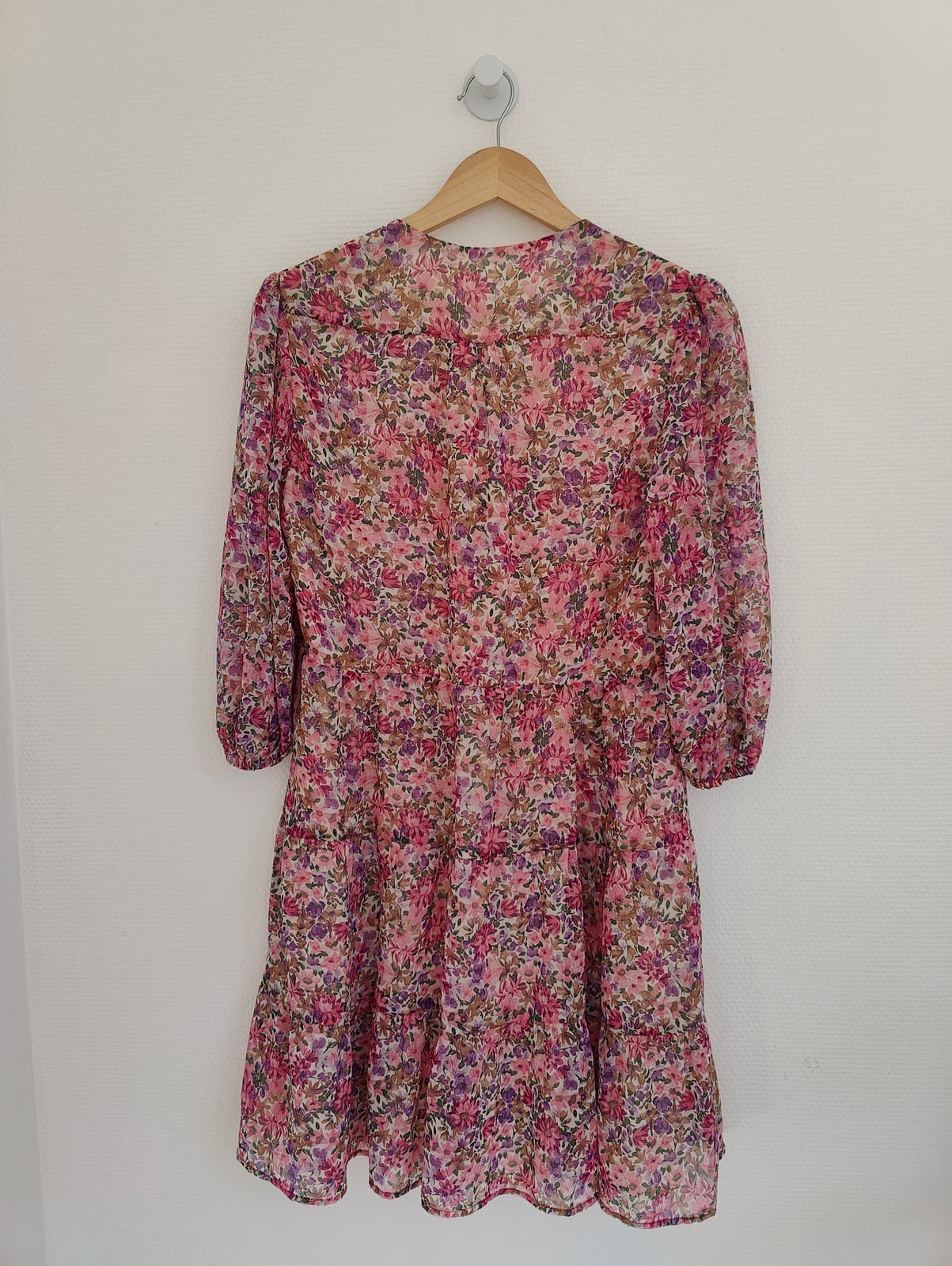 Robe courte fleurie à col V Mango – Taille M — photo 7