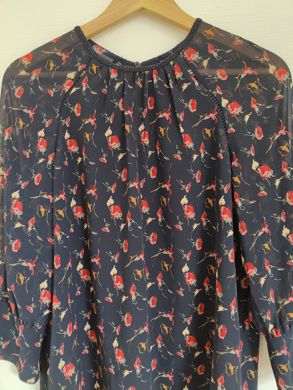 Blouse REISS bleu marine à imprimé floral – Taille M — photo 3