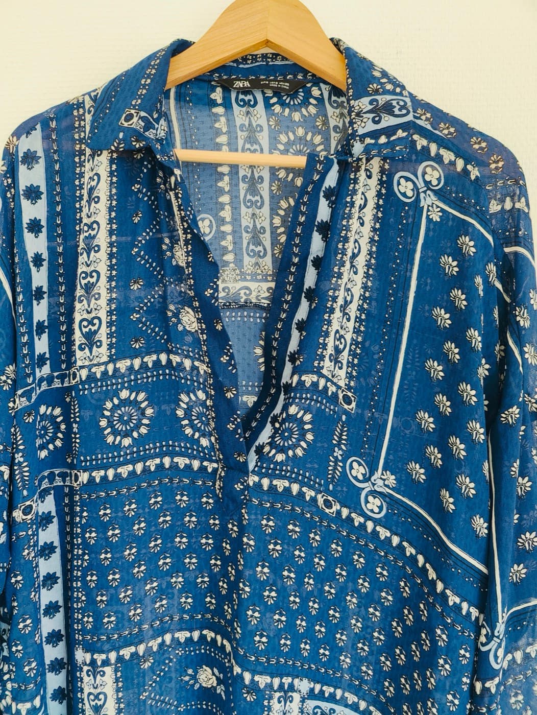 Blouse Zara fluide à imprimé bandana – Taille S — photo 3