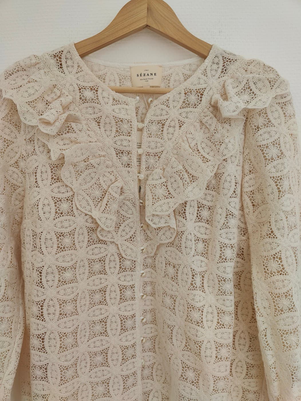 Blouse Sézane en dentelle écrue à volants – Taille 42 — photo 3