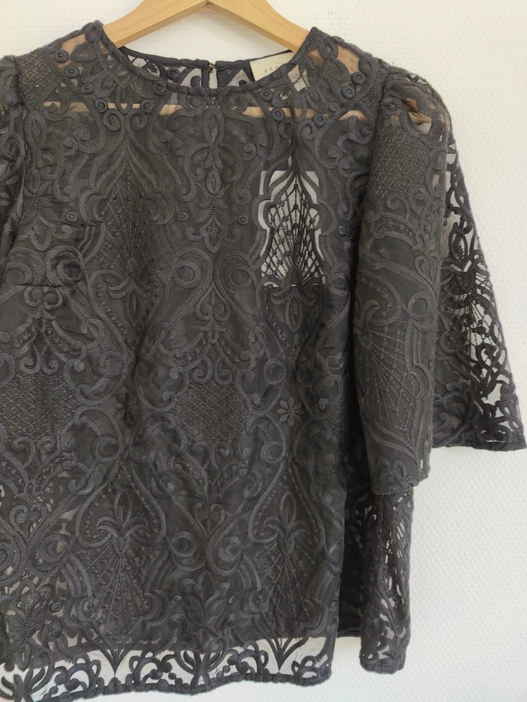 Blouse Sézane en dentelle noire – Taille 36 — photo 3