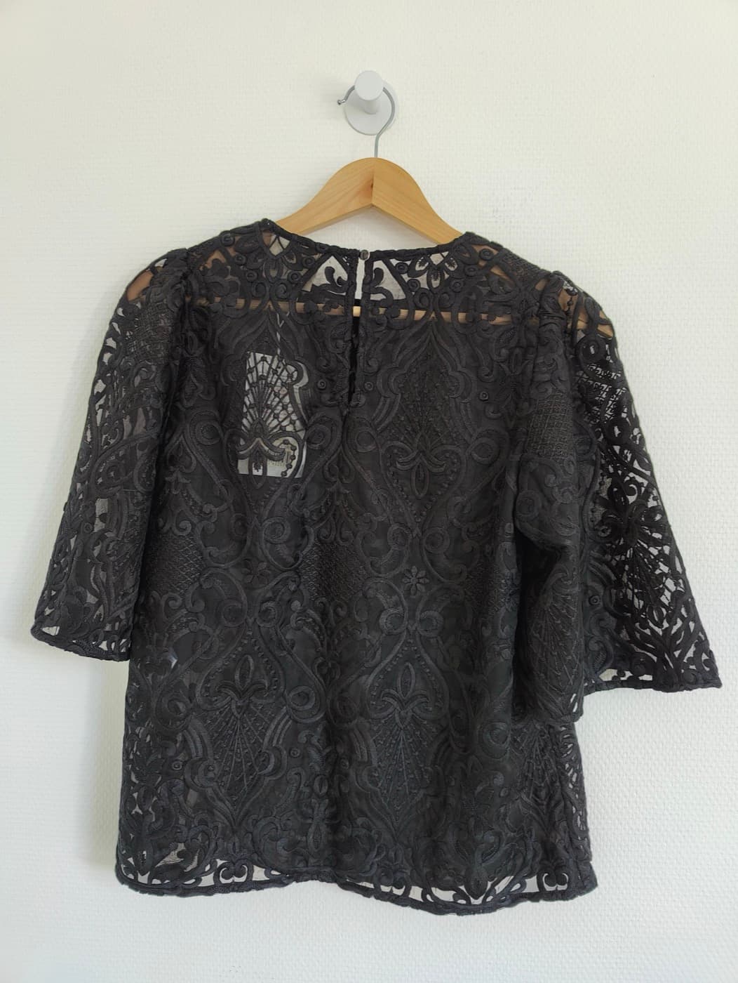 Blouse Sézane en dentelle noire – Taille 36 — photo 4