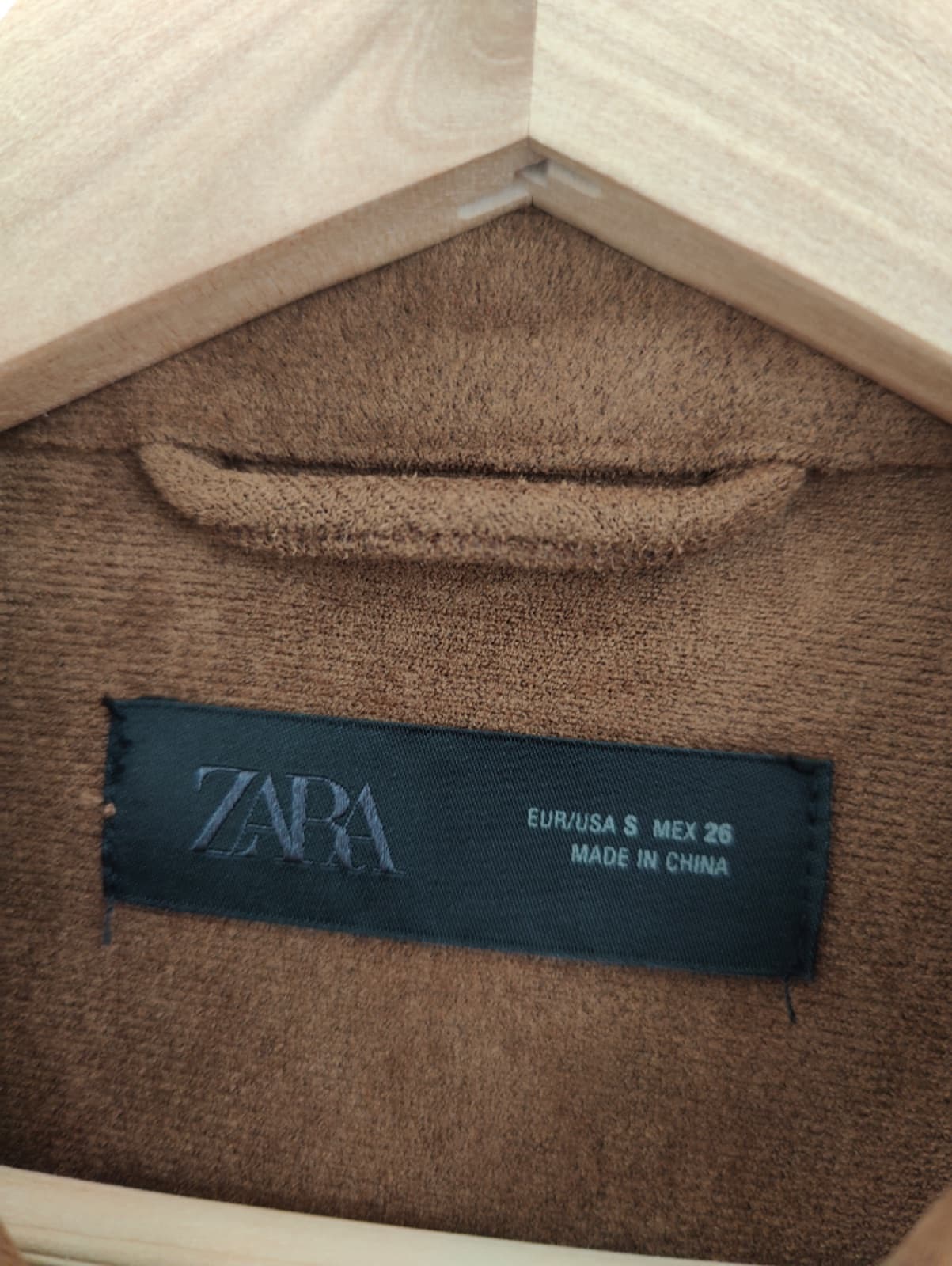Veste Zara camel effet suédine ornée de perles – Taille S — photo 5