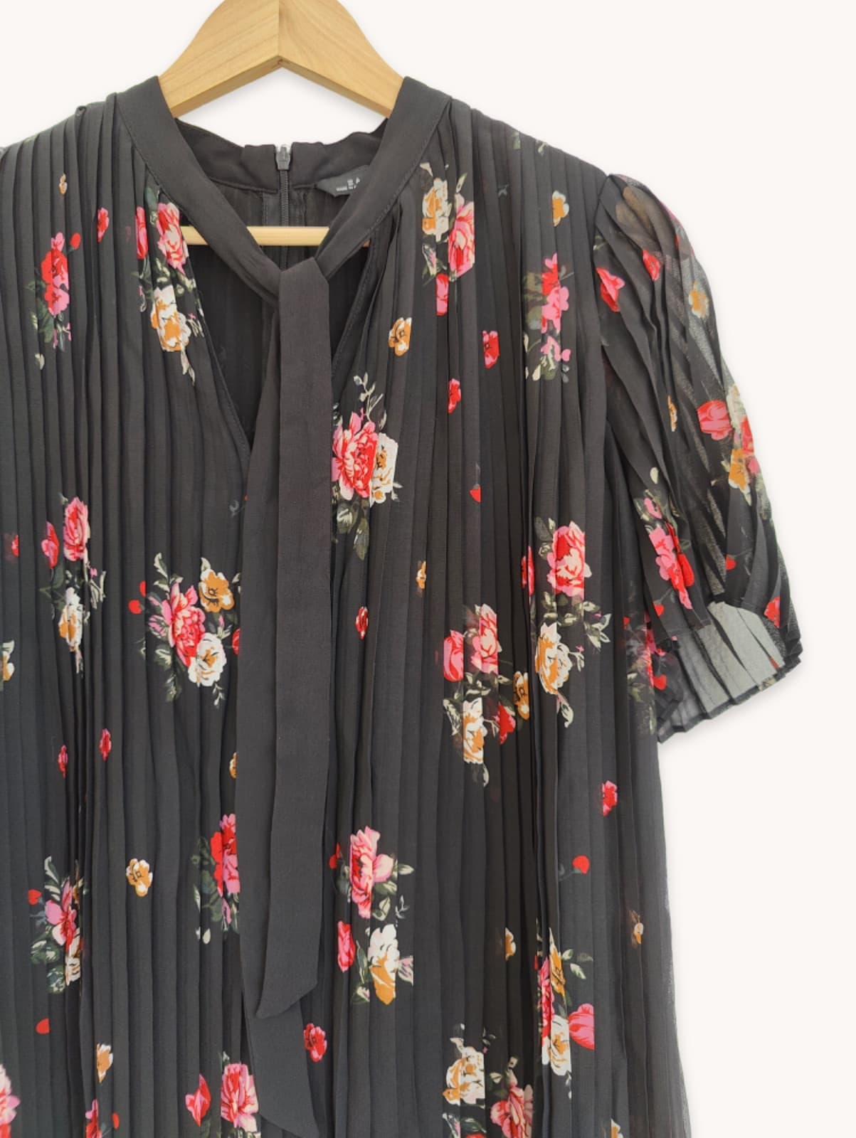 Robe plissée fleurie noire – Taille XS — photo 3